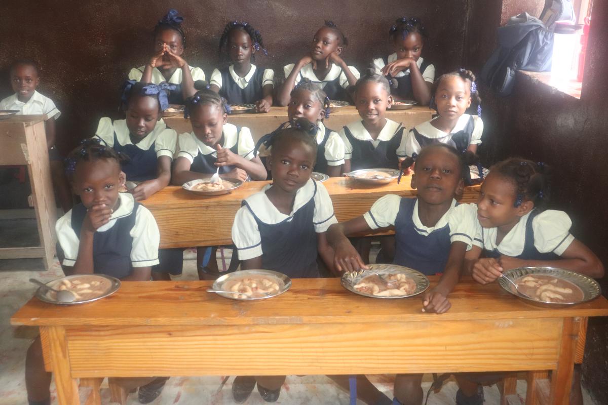 a40b9c244a624b8d8f4de094bf595076